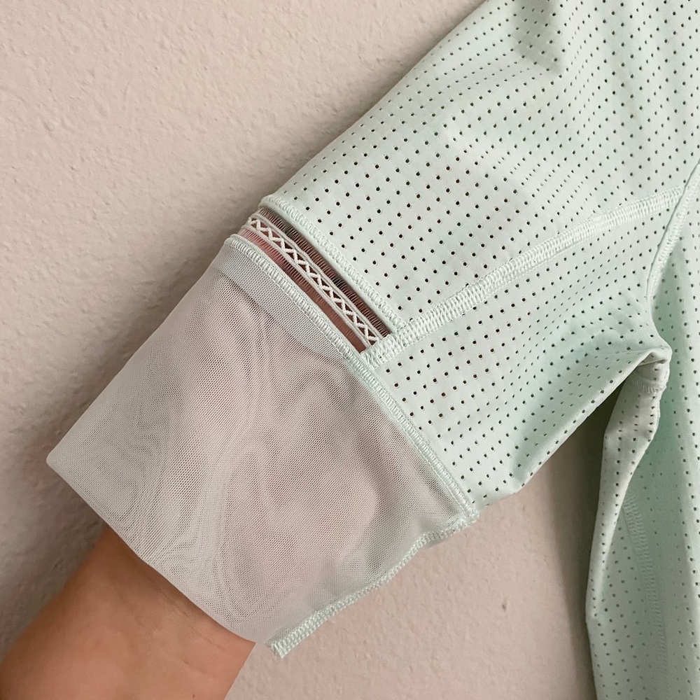 LULULEMON sea mist var-city 1/2 sleeve tech top - Picture 5 of 8